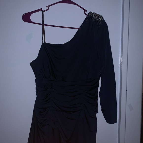 BLACK SIMPLE DRESS. size 8. Brand new - Picture 3 of 6
